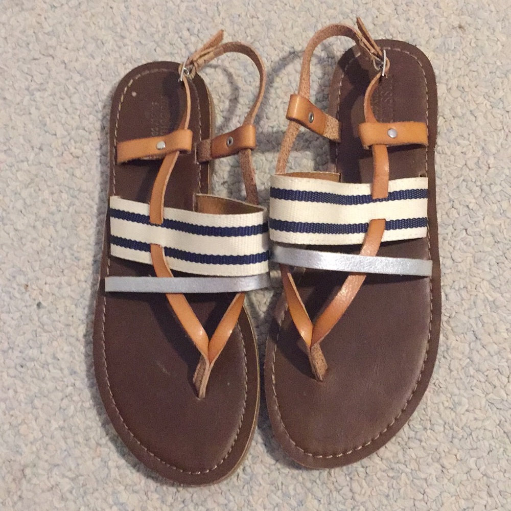 Women’s sandals, size 7
